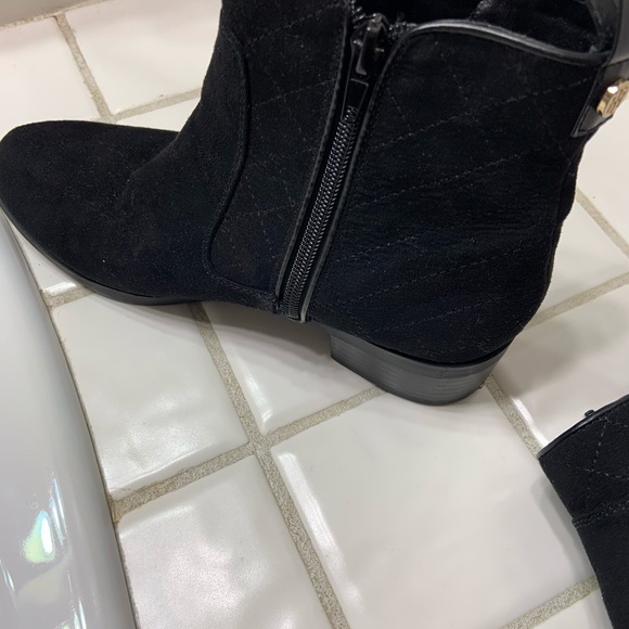 Excellent used Tommy Black Suede Ankle Boots - Picture 11 of 11